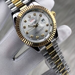 Men's Gold Quartz Watch - Elegant Timepiece for Stylish Gents