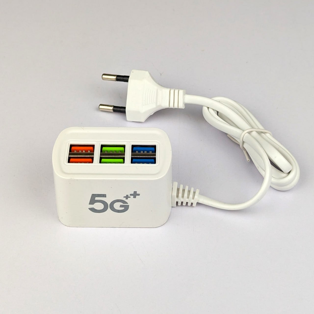 Multi-Port Charger with 3-in-1 Fast Charging Cable - 6-in-1 Solution % Multi-Port Charger with 3-in-1 Fast Charging Cable - 6-in-1 Solution