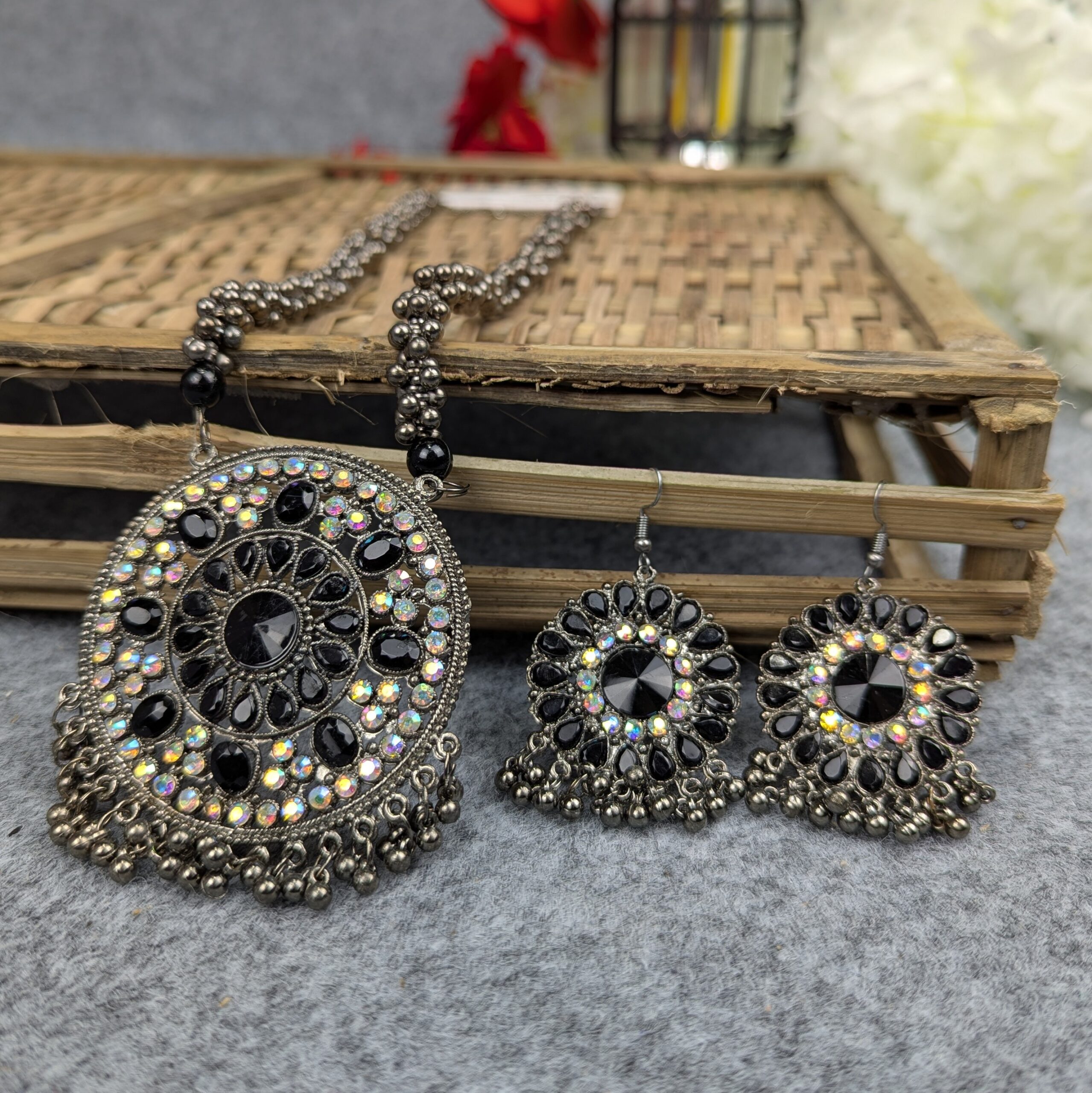 Oxidized Antique Necklace and Earring Set – Elegant Vintage Style % Oxidized Antique Necklace and Earring Set – Elegant Vintage Style