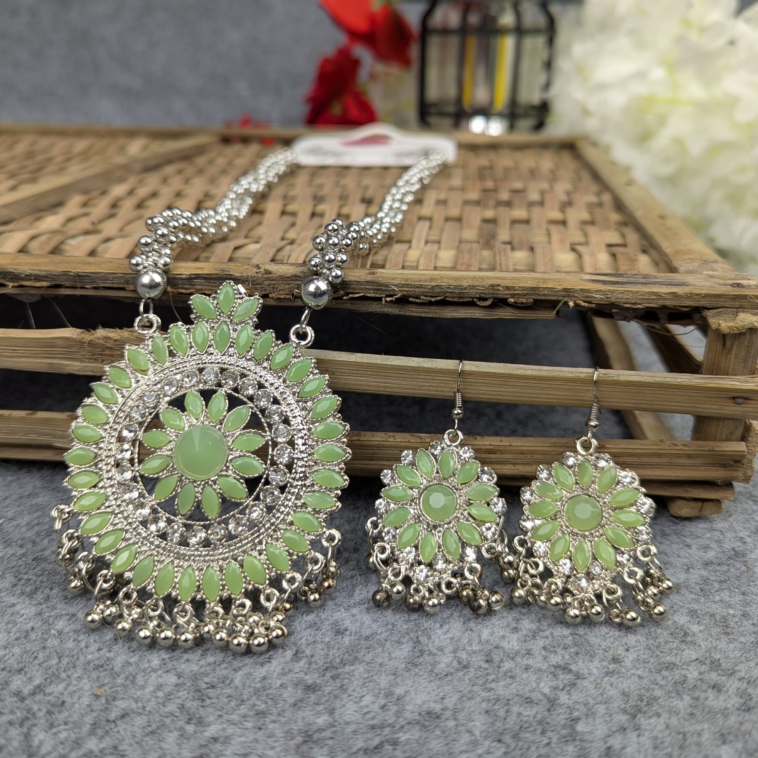 Oxidized Antique Necklace and Earring Set – Elegant Vintage Style % Oxidized Antique Necklace and Earring Set – Elegant Vintage Style