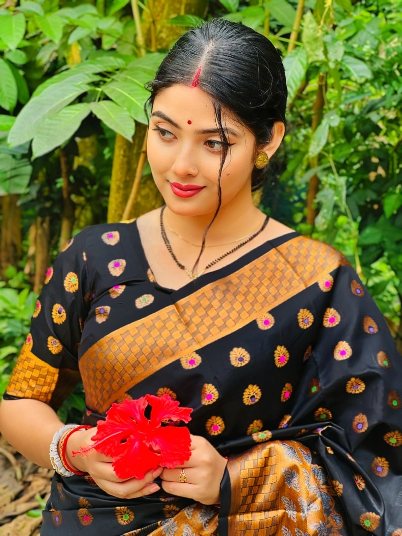 Silk Katan Saree - Luxurious Soft Fabric for Elegant Occasions % Silk Katan Saree - Luxurious Soft Fabric for Elegant Occasions