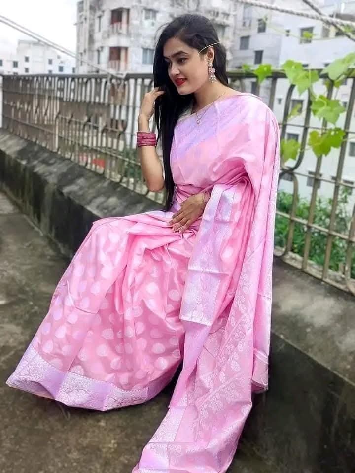 Silk Katan Saree with Indian-Inspired Design – Luxurious & Elegant % Silk Katan Saree with Indian-Inspired Design – Luxurious & Elegant