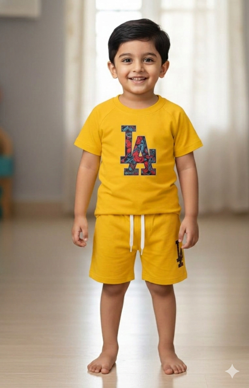 Stylish Baby T-Shirt and Pants Set for Comfort and Playtime % Stylish Baby T-Shirt and Pants Set for Comfort and Playtime
