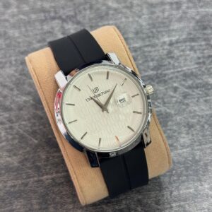 Stylish Men's Watch with Elegant Design and Durable Construction