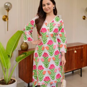 Stylish Two-Piece Kurti Set for Effortless Elegance and Comfort
