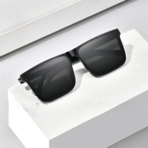 Stylish UV Protection Sunglasses for Men and Women - Ideal Driving Eyewear