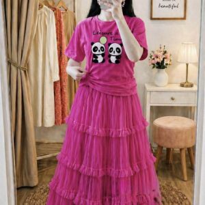 Stylish Women's T-Shirt and Skirt Set - Trendy Casual Outfit for Any Occasion