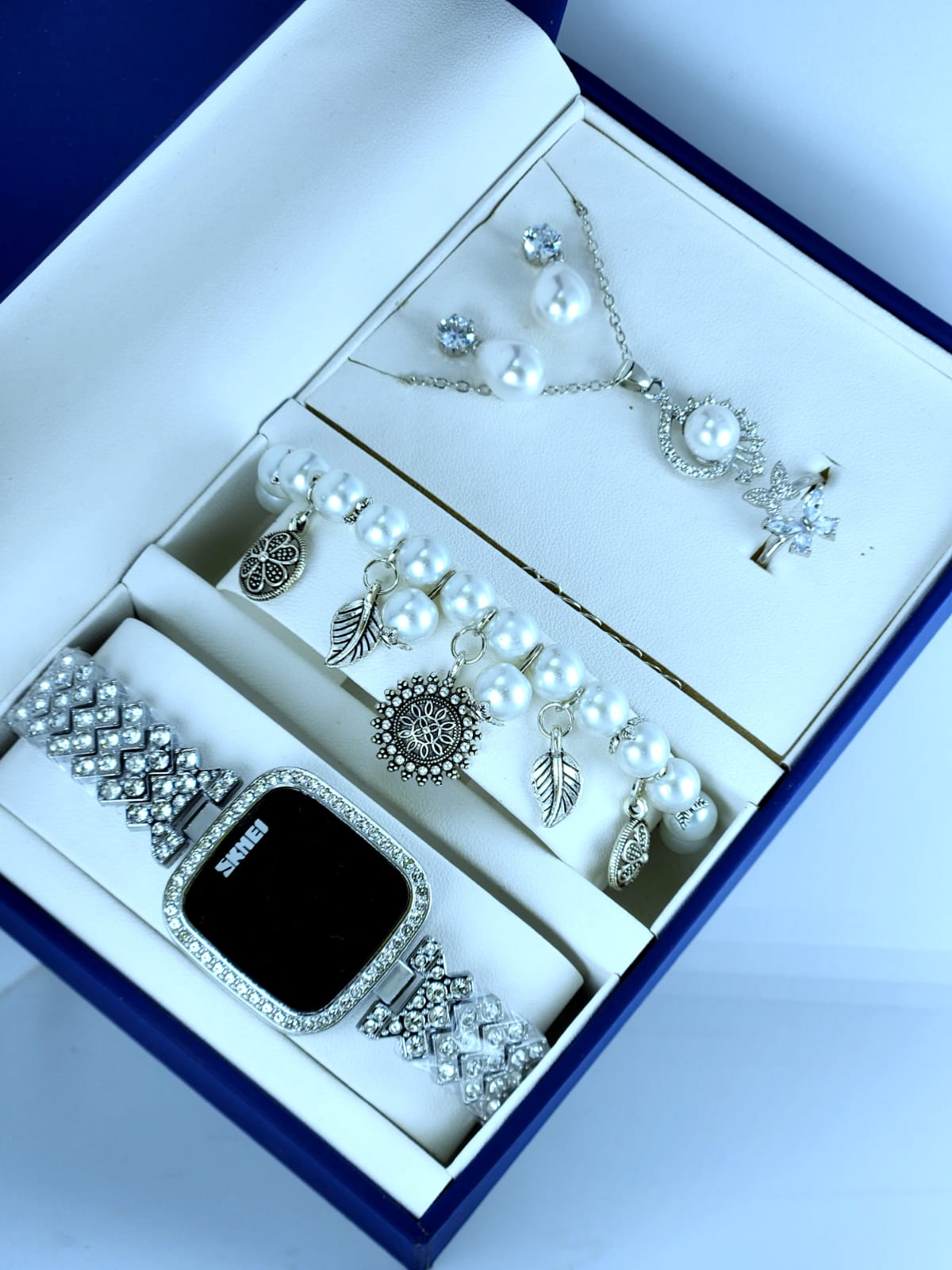 Stylish Women's Watch Set - Elegant Timepieces for Every Occasion % Stylish Women's Watch Set - Elegant Timepieces for Every Occasion