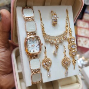 Stylish Women's Watch Set - Elegant Timepieces for Every Occasion