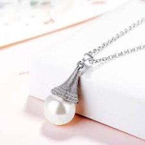 Teardrop Pearl Pendant Necklace - Elegant Design for Timeless Style