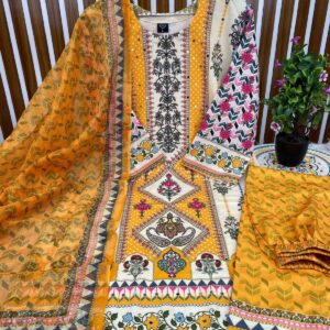 Three-Piece Digital Print Set – Stylish and Versatile Home Decor