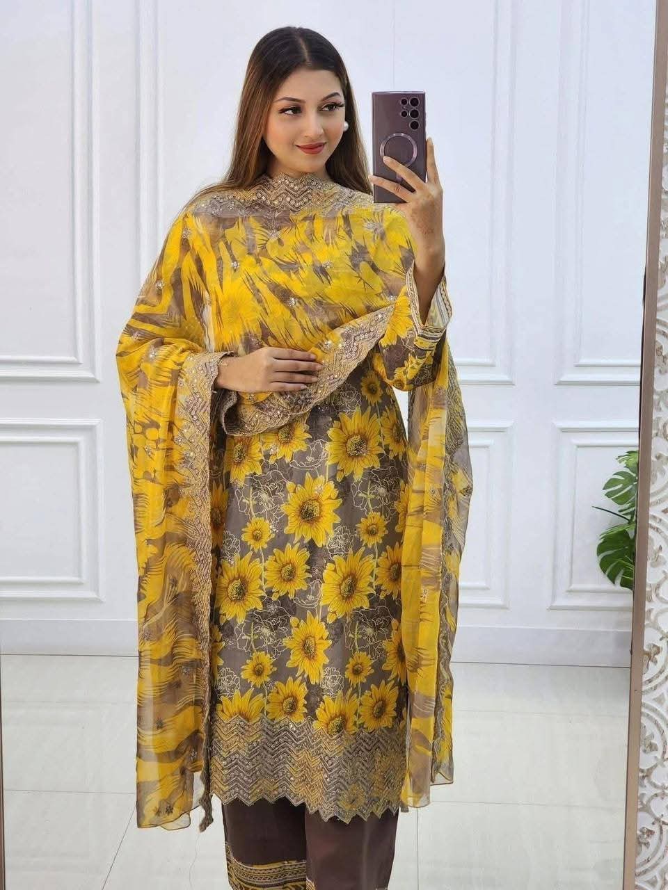 Three-Piece Digital Print Set – Stylish and Versatile Outfit % Three-Piece Digital Print Set – Stylish and Versatile Home Decor