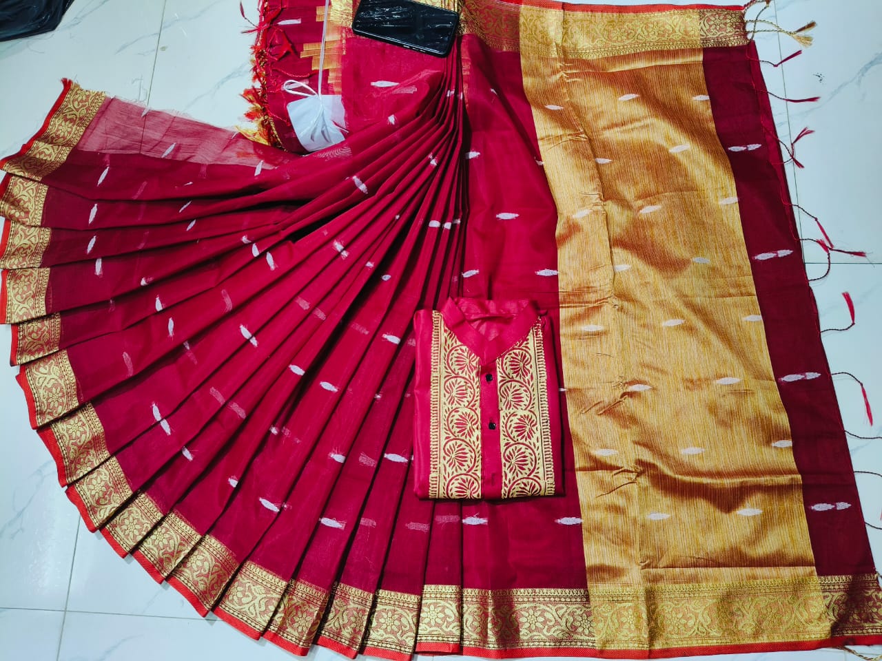Traditional Couple's Sharee and Panjabi Set with Blouse Piece % Traditional Couple's Sharee and Panjabi Set with Blouse Piece