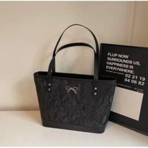 Trendy Women's Handbag - Chic Design for Everyday Elegance
